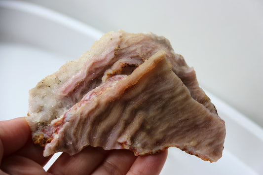 Calcédoine rouge - Pierre brute n°252 💎