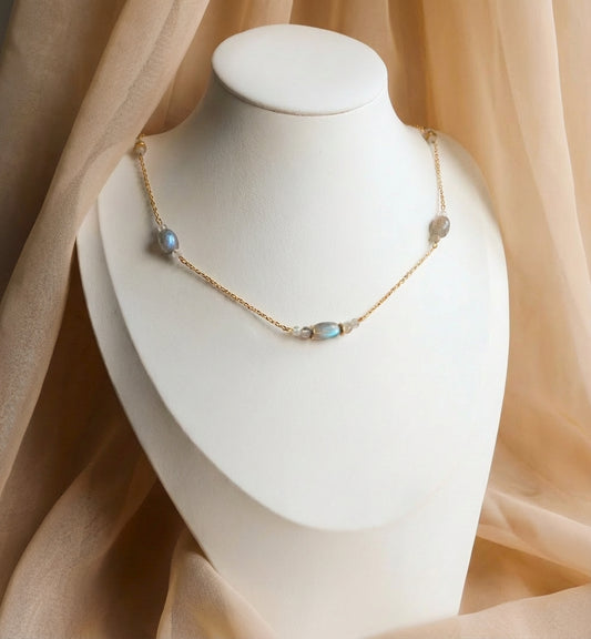 Collier Éos - Labradorite et Acier Inoxydable Doré