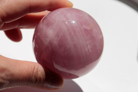 Quartz rose - Sphère n°382