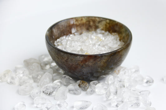 Bol en agate mousse naturelle d’Indonésie, 113g, diamètre 7,4 cm.