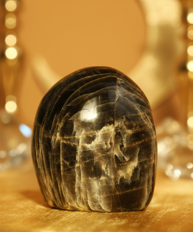 Pierre de lune noire – Forme libre n°314 | 163g | Origine Madagascar
