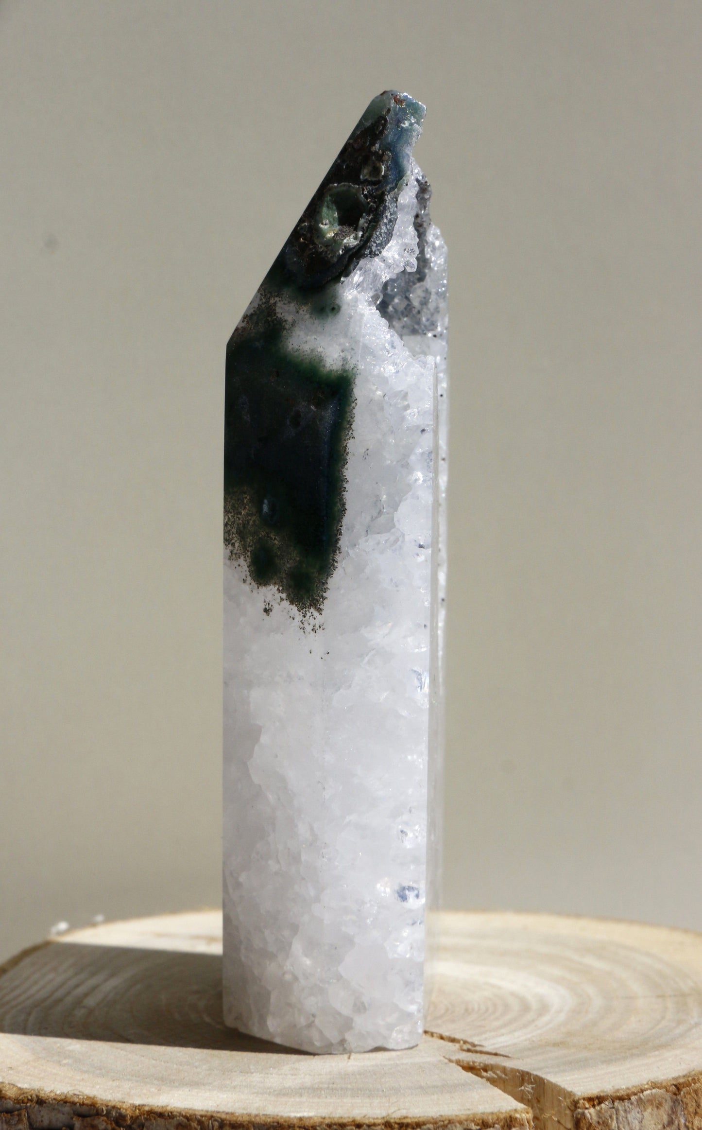 Pointe en Agate Cristallisée n°316 – 133g 💎