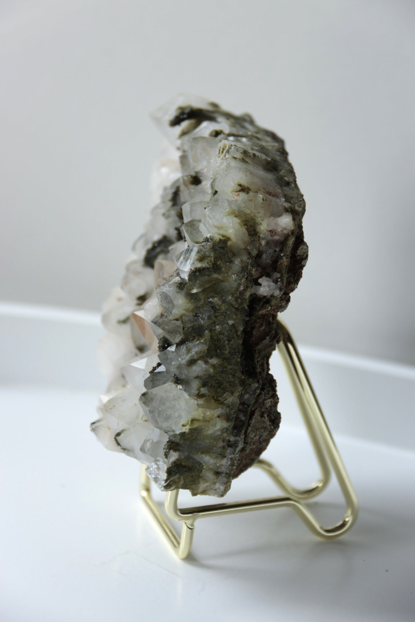 Epidote sur quartz - Pierre brute n°258