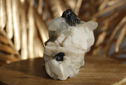 Tourmaline et quartz sur albite - Pierre brute n°269 Cristal Ora