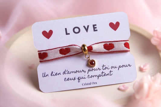 Bracelet "LOVE" Ajustable en Acier Inoxydable avec Ruban Tissé et Breloque Cœur  💎