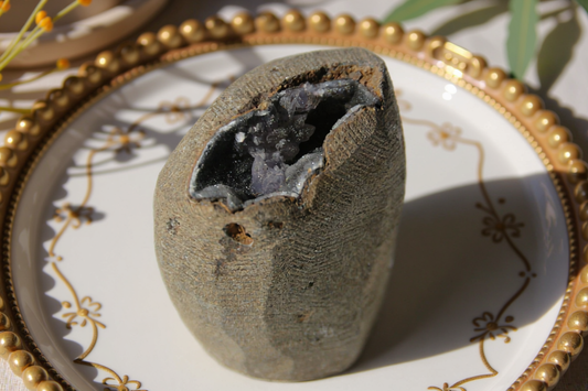 Améthyste sur calcédoine - n°251 💎